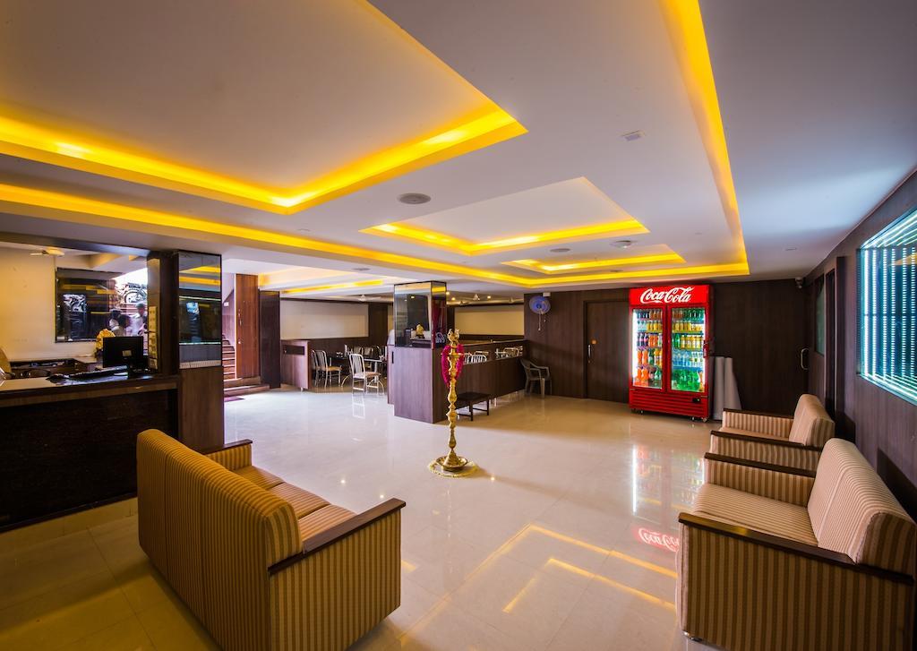 Plaza Hotel Trichy Tiruchirappalli Szoba fotó
