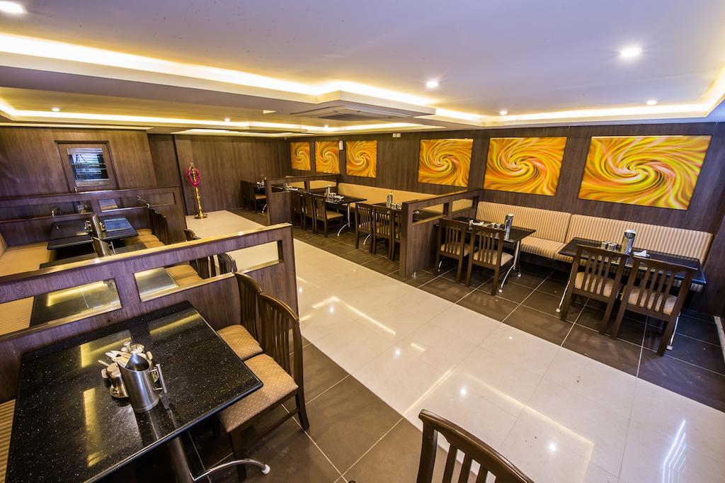 Plaza Hotel Trichy Tiruchirappalli Szoba fotó